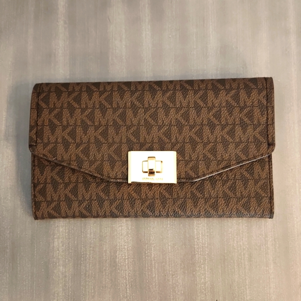Michael Kors Wallet EUC